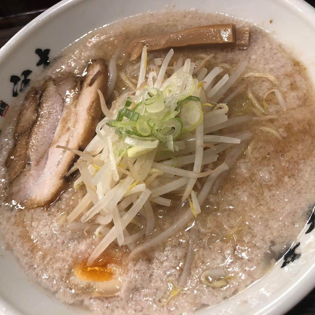 おごせ綾さんのインスタグラム写真 - (おごせ綾Instagram)「#背脂ラーメン宮本#ラーメン#背脂#池袋#特盛」10月26日 0時46分 - ogose0123