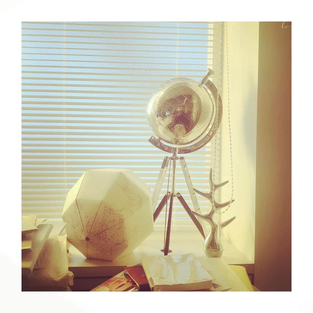 松雪泰子さんのインスタグラム写真 - (松雪泰子Instagram)「まなこの部屋 #ミスジコチョー #今夜22時 #第2話 #みてね。。」10月25日 19時26分 - yasukomatsuyuki_official