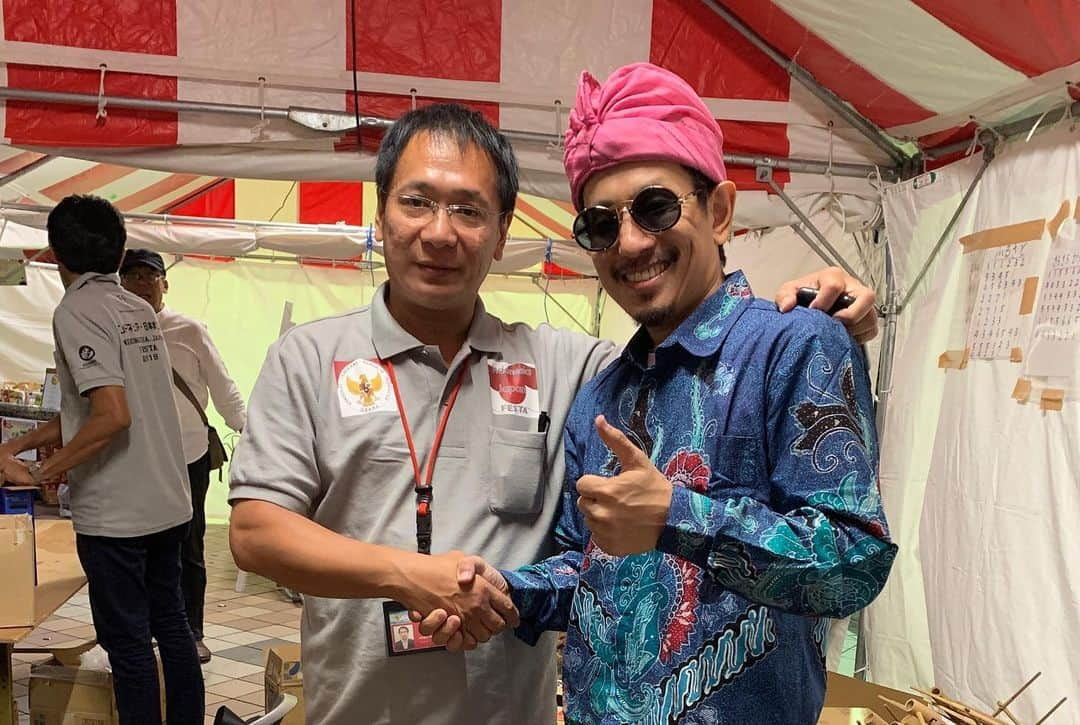 三木道三さんのインスタグラム写真 - (三木道三Instagram)「Indonesia-Japan Festival﻿ Thank you Mr.Consul and consular staffs for singing and dancing with me😄﻿ One day soon I wanna go back to Indonesia!﻿ ﻿ インドネシア・日本まつり　﻿ 楽しかった。﻿ 領事さんもノリノリで参加してくれたでw﻿ また行きたいな〜﻿ ﻿ ﻿ ..................................................................................﻿ @nativeinstruments @maschinemasters ﻿ #reggae #music #club #singing #singer #dtm #maschine #bair #maschinejam #piano #guitar #drums #beats #producers #sax #art #color #live #party #edm #japan #dozan11 #三木道三 #photography #Indonedia #bali」10月25日 19時57分 - dozan11