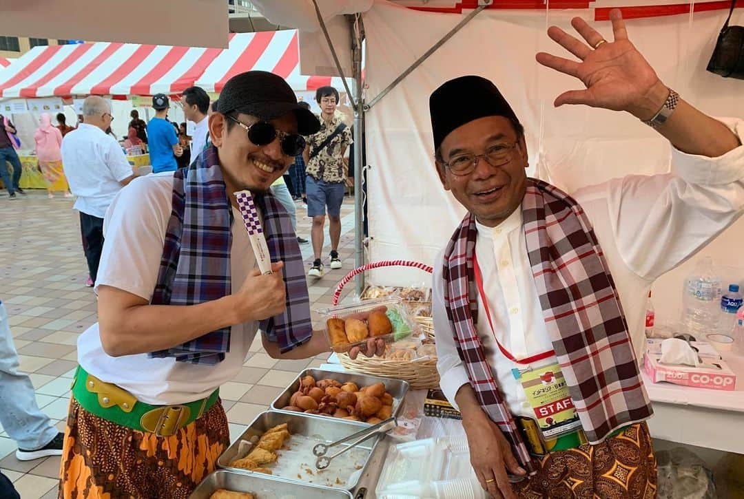 三木道三さんのインスタグラム写真 - (三木道三Instagram)「Indonesia-Japan Festival﻿ Thank you Mr.Consul and consular staffs for singing and dancing with me😄﻿ One day soon I wanna go back to Indonesia!﻿ ﻿ インドネシア・日本まつり　﻿ 楽しかった。﻿ 領事さんもノリノリで参加してくれたでw﻿ また行きたいな〜﻿ ﻿ ﻿ ..................................................................................﻿ @nativeinstruments @maschinemasters ﻿ #reggae #music #club #singing #singer #dtm #maschine #bair #maschinejam #piano #guitar #drums #beats #producers #sax #art #color #live #party #edm #japan #dozan11 #三木道三 #photography #Indonedia #bali」10月25日 19時57分 - dozan11