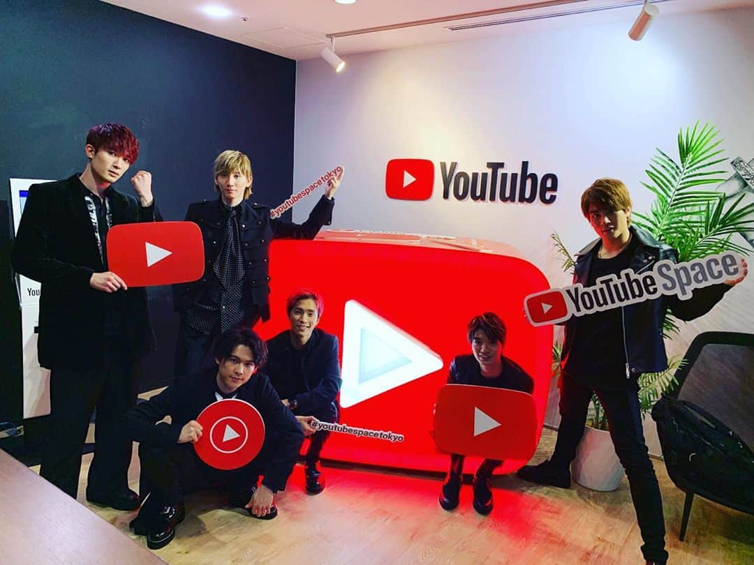 SixTONESさんのインスタグラム写真 - (SixTONESInstagram)「We did a live-stream at YouTube the other day~ ▶️ We’ll do again if we have another opportunity so stay tuned 😈  #SixTONES#Jesse#Taiga#Hokuto#Yugo#Shintaro#Juri#YouTube」10月25日 20時00分 - sixtones_official