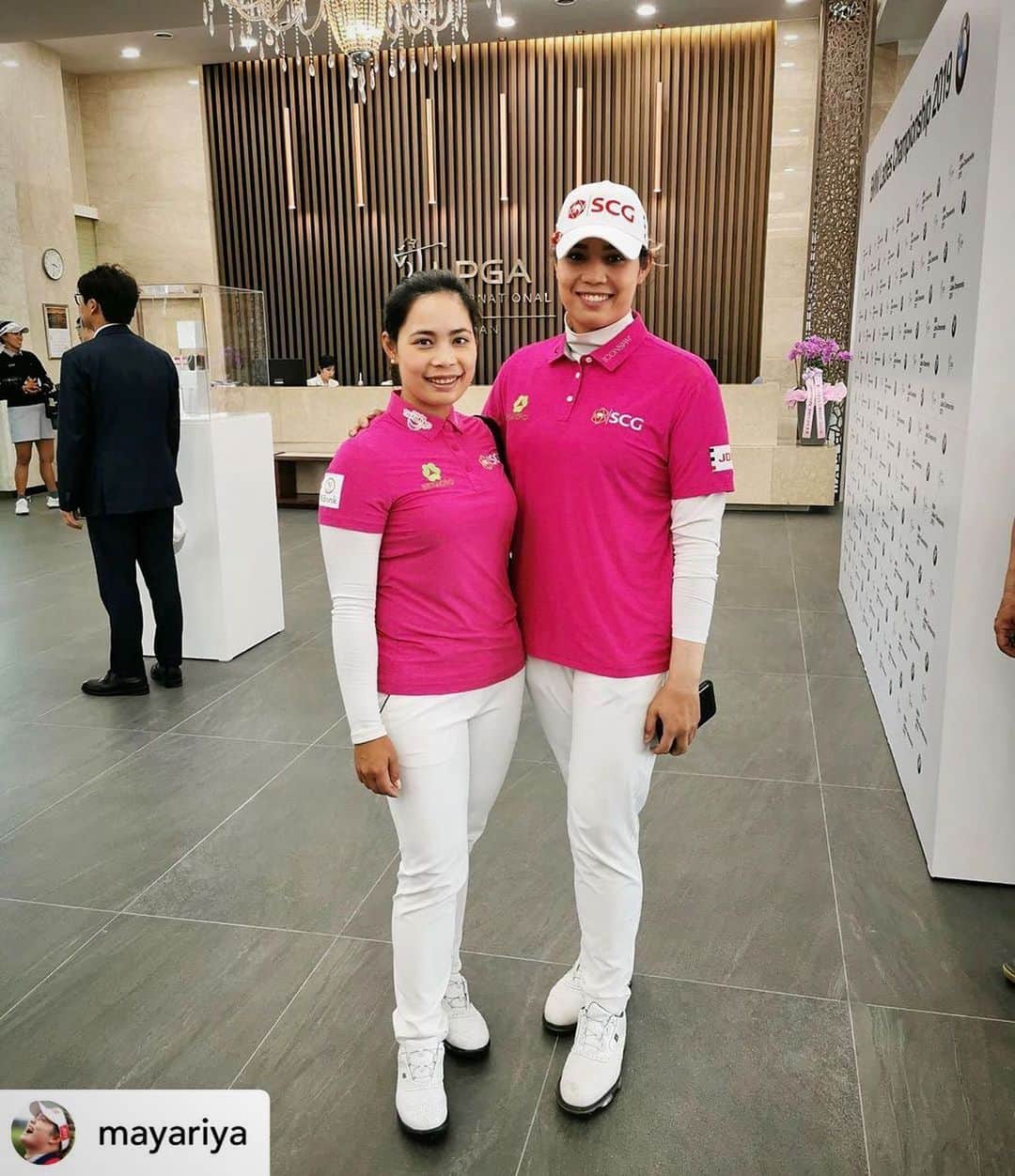モリヤ・ジュタヌガーンのインスタグラム：「#sisters #momoriya : Posted @withrepost • @mayariya My twin @mo_moriya  #jdxmultisports  #mayariya #momoriya #teamjutanugarn」