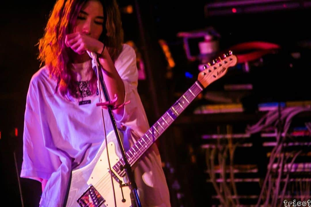 tricotさんのインスタグラム写真 - (tricotInstagram)「9.24.19 yonige & tricot  tour 「ツアーの名は。」 CLUB QUATTRO Umeda Osaka. Pic: @kaooochi1226」10月25日 20時50分 - tricot_band_jp