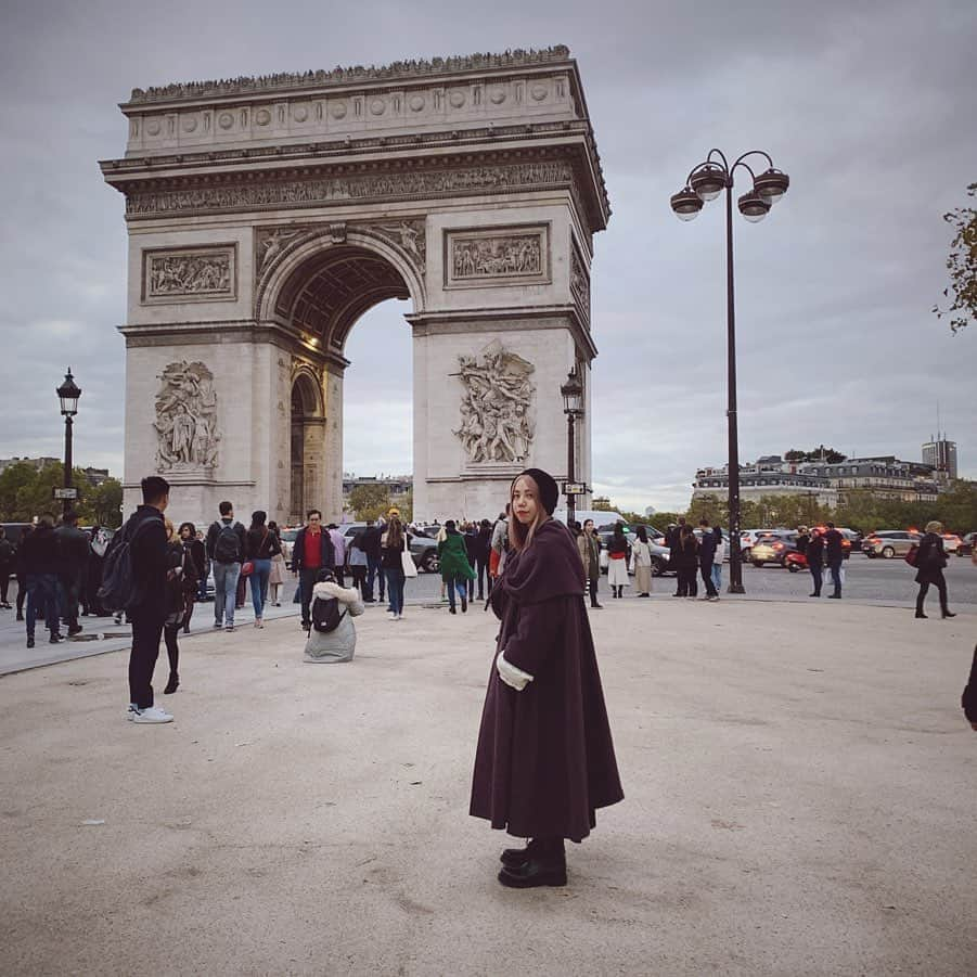 佐々木茜さんのインスタグラム写真 - (佐々木茜Instagram)「. . ものすごくベタな場所🇫🇷 着ているコートは マダマダのこれから発売になるもの☺️ 少しずつチラ見せしていこうっと☺️ . .」10月25日 20時59分 - akane_madder2