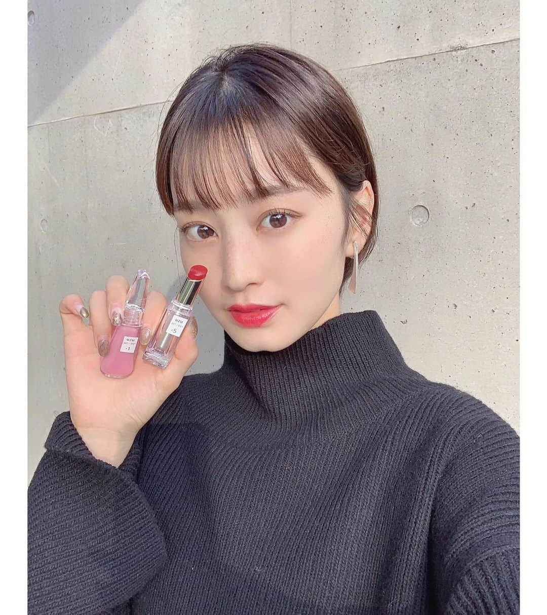 吉田南歩さんのインスタグラム写真 - (吉田南歩Instagram)「ㅤㅤㅤㅤㅤㅤㅤㅤㅤㅤㅤㅤㅤㅤㅤㅤㅤㅤㅤㅤㅤㅤㅤㅤㅤㅤ snsで見て気になってたUZUの LIPSTICKとTREATMENT使ってみたよ❤︎ ㅤㅤㅤㅤㅤㅤㅤㅤㅤㅤㅤㅤㅤ リップは+5のRED :) 発色が良くてひと塗りで十分◌ オレンジ系のリップ多いから レッドで濃いめで新鮮👼 ㅤㅤㅤㅤㅤㅤㅤㅤㅤㅤㅤㅤㅤ パッケージもクリアで可愛いよね❤︎ 質感はセミマットなんやけど乾燥は しなかったよ🍋 ㅤㅤㅤㅤㅤㅤㅤㅤㅤㅤㅤㅤㅤ フローフシのグロスもめっちゃ 持ってるんやけどリップに合わせて +1のSHEER-PINKもゲットした🌿 ㅤㅤㅤㅤㅤㅤㅤㅤㅤㅤㅤㅤㅤ #UZU #38C99F #UnframeTheBeauty #FLOWFUSHI #UZUPR ㅤㅤㅤㅤㅤㅤㅤㅤㅤㅤ」10月25日 21時17分 - nanaho_yoshida