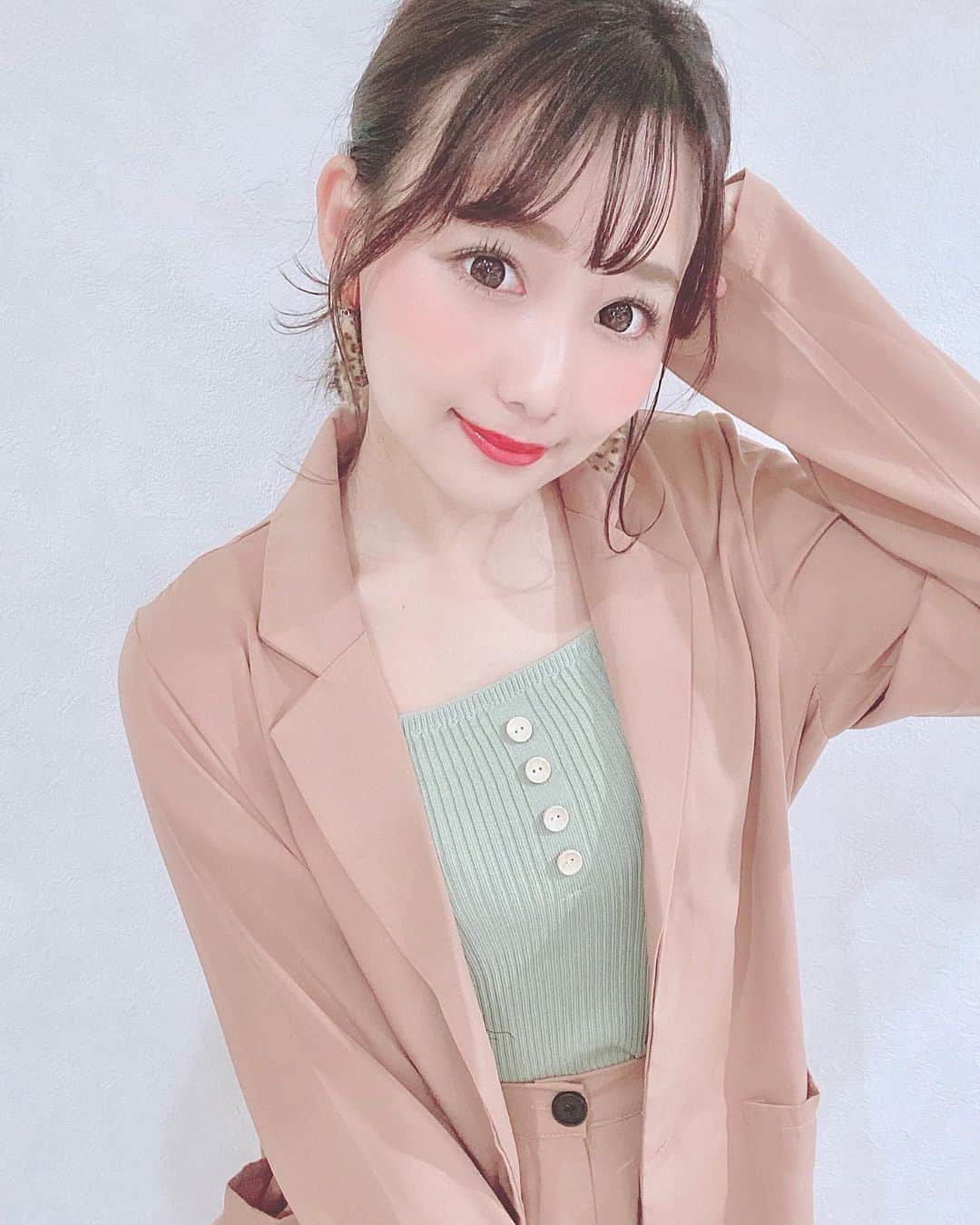 加藤里奈さんのインスタグラム写真 - (加藤里奈Instagram)「. @17kg_official ❤︎ . #ootd #fashion #instafood #instagram #instalike  #hairstyle #outfit #code #coordinate #style #stylepoint #instafashion #instagood #instalike #ファッション #撮影 #ヘアアレンジ #ヘアスタイル #アレンジスタイル #ヘア #かとこ #コーディネート #コーデ #かとこーで #今日の服 #インスタグラマー」10月25日 21時30分 - katoco0326