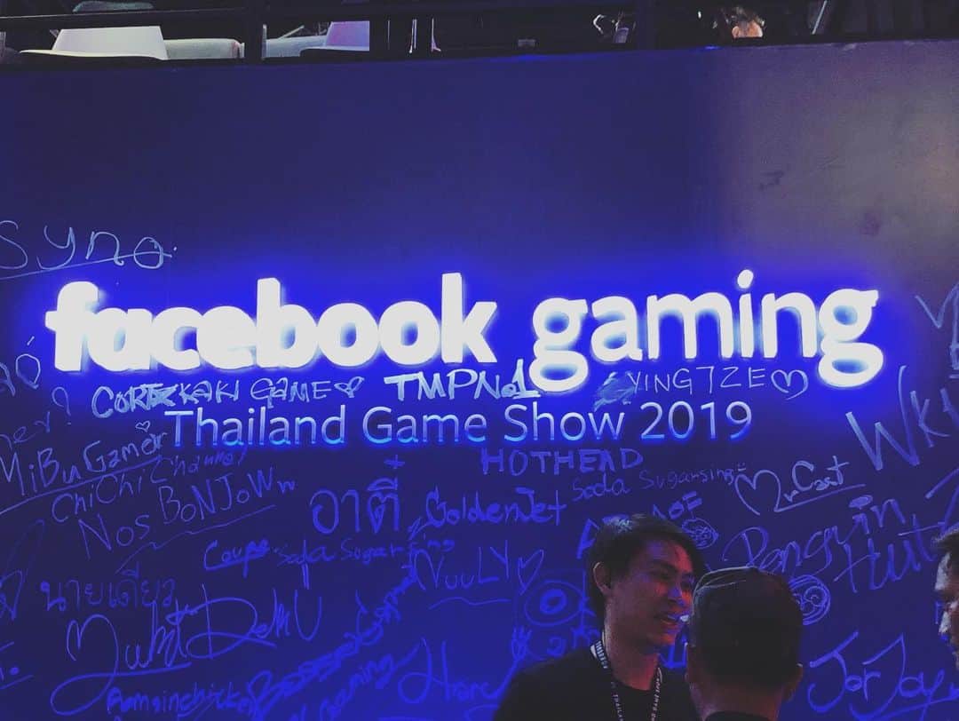 YingTzeさんのインスタグラム写真 - (YingTzeInstagram)「🌟 Day 1 : Thailand Game Show 2019 🌟 So happy and honoured to be here ! Thank you so much @facebookgaming and @egg_network for the opportunity of a lifetime ! ❤️🥰 _ Don’t forget to support me and my team for Mobile Legends Showmatch on Saturday 3.30 pm (Thailand Time ) and Crash Team Racing at 5pm ❤️ #blessed #facebookgaming #eggnetwork #tgs2019 #facebookgamingcreators」10月25日 21時22分 - yingtze