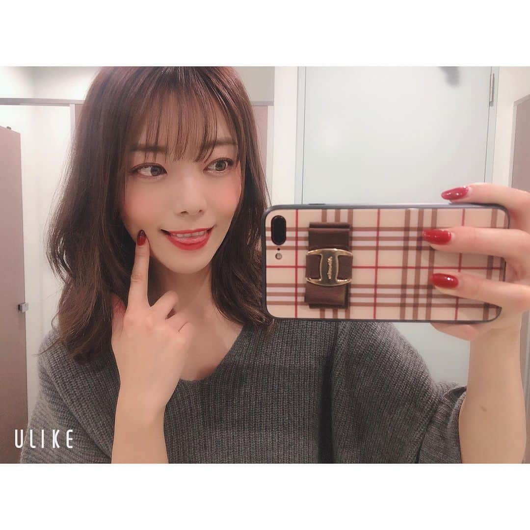 今村仁美さんのインスタグラム写真 - (今村仁美Instagram)「可愛いってみんなから絶賛されるiphoneケースは、 @alamain2018 さんのです♡ 前々からモデル友達の中でも流行ってて、私もget出来て嬉しい～🤤 今日からMAX20%OFFのHALLOWEEN SALEが始まったみたいですん！  10/25 19:00〜 10/31  23:59 までやけん急げ💨 購入は、@alamain2018 プロフィールのURLから飛んでね👍 . . . #alamain #iPhoneケース #iPhonecase #ハンドメイド #ハンドメイド作品 #ハンドメイド作家 #ハンドメイド雑貨#プチプラ#韓国ファッション#ファッション#プレゼント#」10月25日 21時40分 - imamura_hi