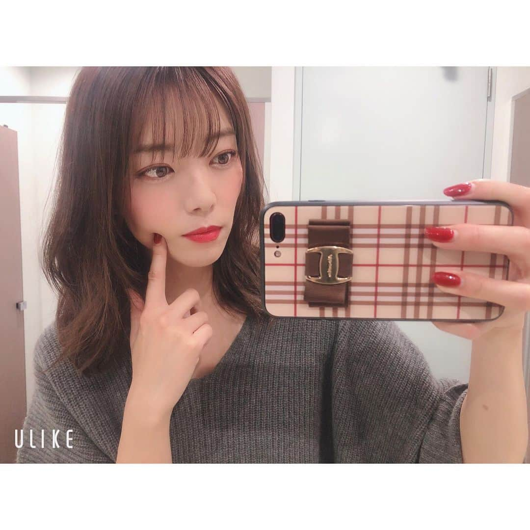 今村仁美さんのインスタグラム写真 - (今村仁美Instagram)「可愛いってみんなから絶賛されるiphoneケースは、 @alamain2018 さんのです♡ 前々からモデル友達の中でも流行ってて、私もget出来て嬉しい～🤤 今日からMAX20%OFFのHALLOWEEN SALEが始まったみたいですん！  10/25 19:00〜 10/31  23:59 までやけん急げ💨 購入は、@alamain2018 プロフィールのURLから飛んでね👍 . . . #alamain #iPhoneケース #iPhonecase #ハンドメイド #ハンドメイド作品 #ハンドメイド作家 #ハンドメイド雑貨#プチプラ#韓国ファッション#ファッション#プレゼント#」10月25日 21時40分 - imamura_hi