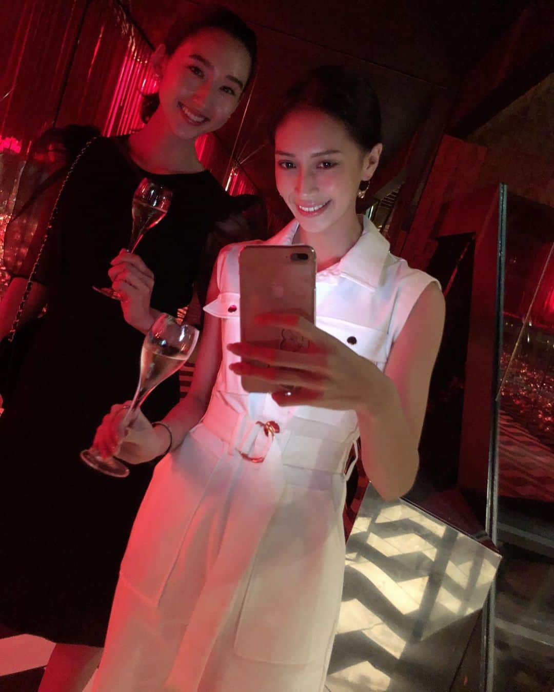 松原汐織さんのインスタグラム写真 - (松原汐織Instagram)「♡ VEUVE CLICQUOT YELLOWEEN 2019🍾 ・ @veuveclicquot らしい華やかな世界観の中で、 美味しいシャンパンをいただくシアワセ〜な花金night🌛✨ あずさちゃんとも久しぶりに会えて嬉しい時間でした😍 ・ #VeuveClicquot #Yelloween #liveclicquot」10月25日 21時43分 - shiori_ma_