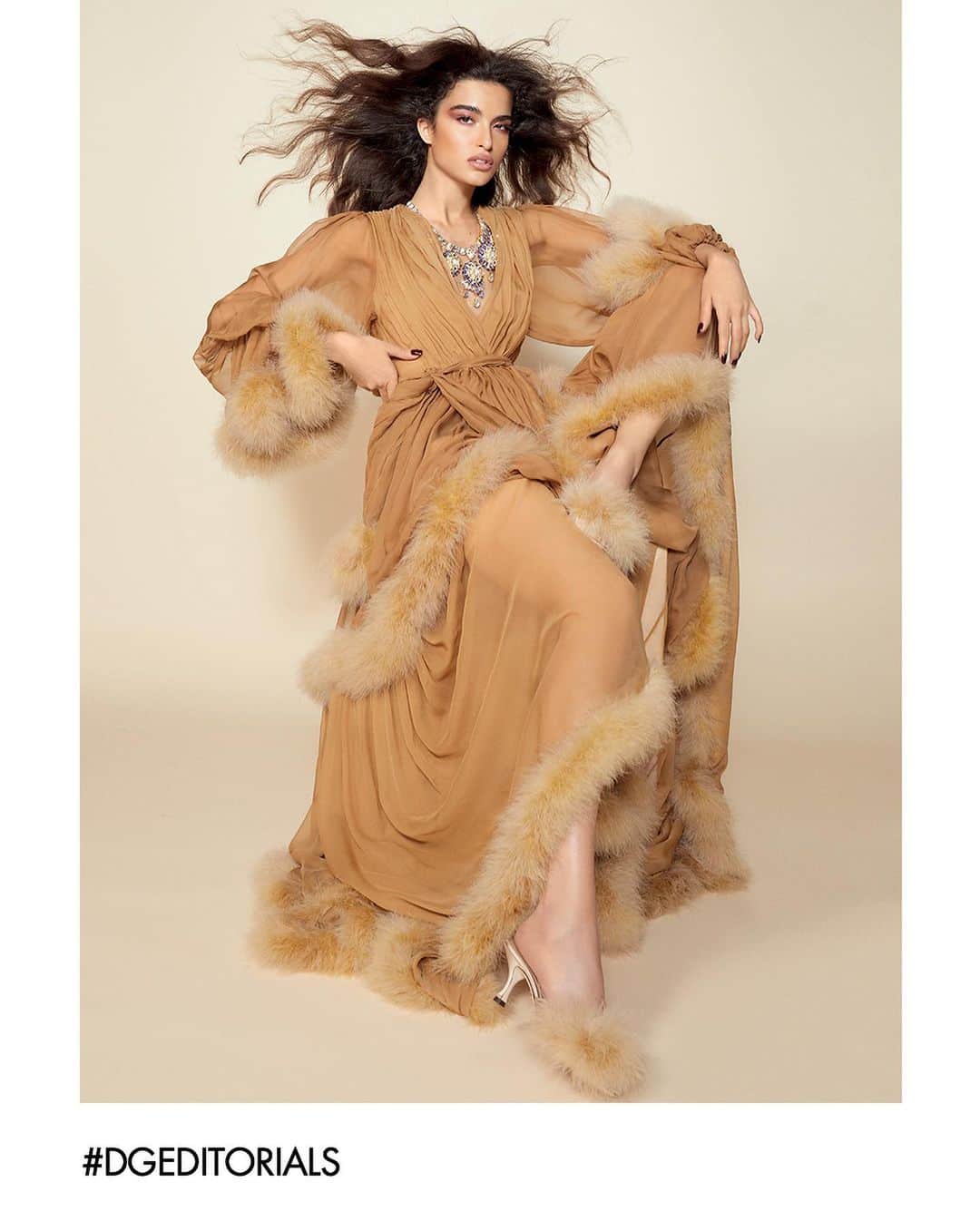 ドルチェ&ガッバーナさんのインスタグラム写真 - (ドルチェ&ガッバーナInstagram)「Chiara Scelsi wears Dolce&Gabbana in these looks featured for @lofficielbrasil.  Pictured by @morellibrothers Editor-in-chief @renatacbrosina #DGWomen #DGCelebs #DGFamily #DGEditorials」10月25日 21時50分 - dolcegabbana