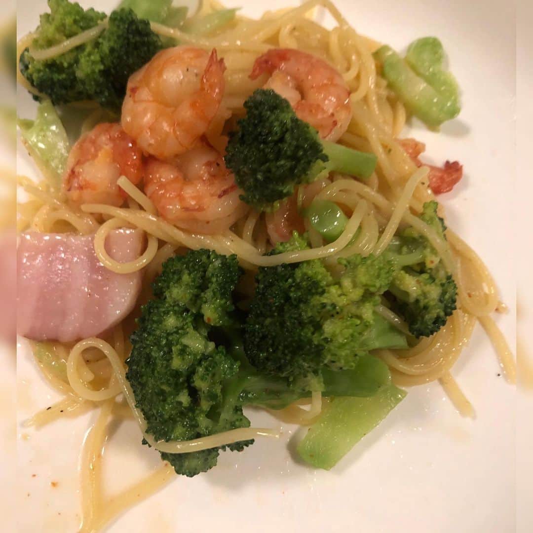 今藤霧子さんのインスタグラム写真 - (今藤霧子Instagram)「I made a dinner ❤️ ① #shurimp 🦐and #broccol 🥦#pasta  ② #arugulasalad 🥗 ③ #muniel of #sardine  #dinner  #ディナー  #夕飯」10月25日 22時03分 - kiriko.imafuji