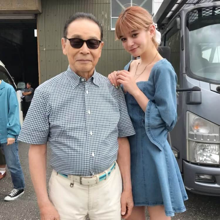 瑛茉ジャスミンさんのインスタグラム写真 - (瑛茉ジャスミンInstagram)「今日のタモリ倶楽部 是非見てね！ 写真はお気に入りで待ち受けにしています。 お金が貯まった気がします。」10月25日 22時04分 - emmajasmine12345_x