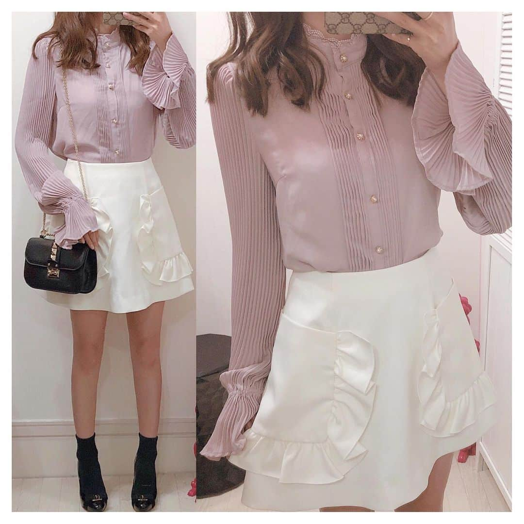 おまみのインスタグラム：「＊﻿ ＊﻿ coordinate 。♡﻿ ﻿ ﻿ tops:eimyistoire﻿ skirt:chesty﻿ shoes:ferragamo﻿ bag:valentino﻿ ﻿ ﻿ ﻿ @chesty_official のフリルスカート 。♡﻿ 形がやっぱり綺麗し可愛い 。♡﻿ ﻿ ﻿ ﻿ #coordinate #code #outfit #ootd #wear #fashion #コーディネート #コーデ #コーデ記録 #ファッション #ファッションコーデ #おまみ服 #今日のコーデ #eimyistoire #chesty #チェスティ #eimy #valentino #valentinobag #ヴァレンティノ #ferragamo #ferragamoshoes #フェラガモ #フリルスカート #秋服コーデ #秋服 #コーデ日記 #エイミーイストワール #レースブラウス #todayscode」