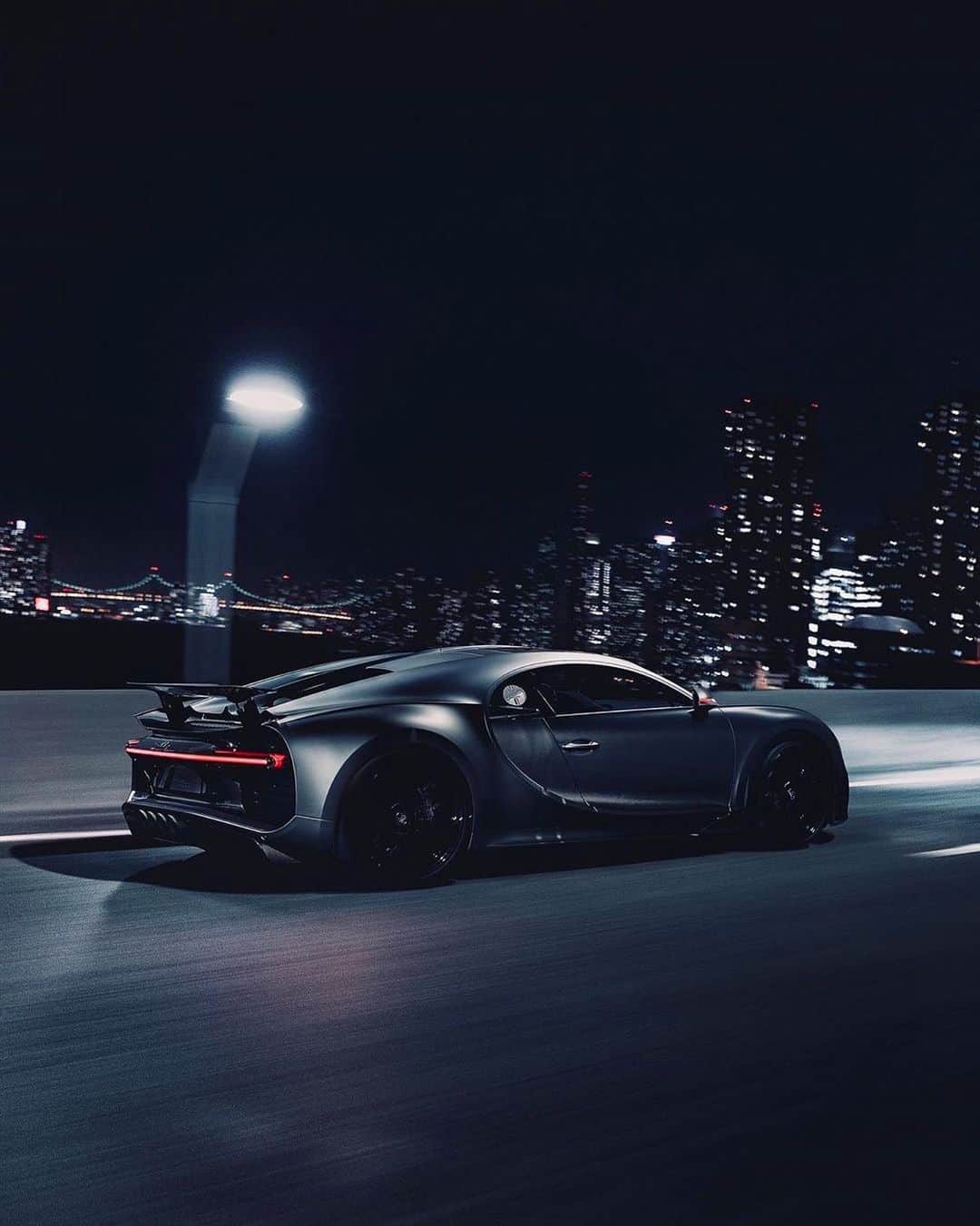 CARLiFESTYLEさんのインスタグラム写真 - (CARLiFESTYLEInstagram)「Knight Rider. Thoughts? Photo by @r.ego #carlifestyle #chiron」10月25日 22時12分 - carlifestyle