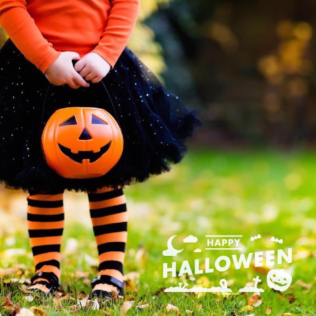 のインスタグラム：「* 『ハロウィンスタンプラリー』 館内や外の芝生エリアを巡るスタンプラリーは、仮装したお子様どなたでも無料でお楽しみいただけます スタンプを集めてお菓子をゲット！ 普段見ることのないバックヤードにも潜入できるかも？！ * 10月27日(日) 10:30-15:00 場所　エントランスにて受付 * #luigans #theluigans #resort #ハロウィン #halloween2019 #福岡子連れランチ #福岡カフェ巡り #fukuoka #福岡子連れスポット　#福岡イベント」