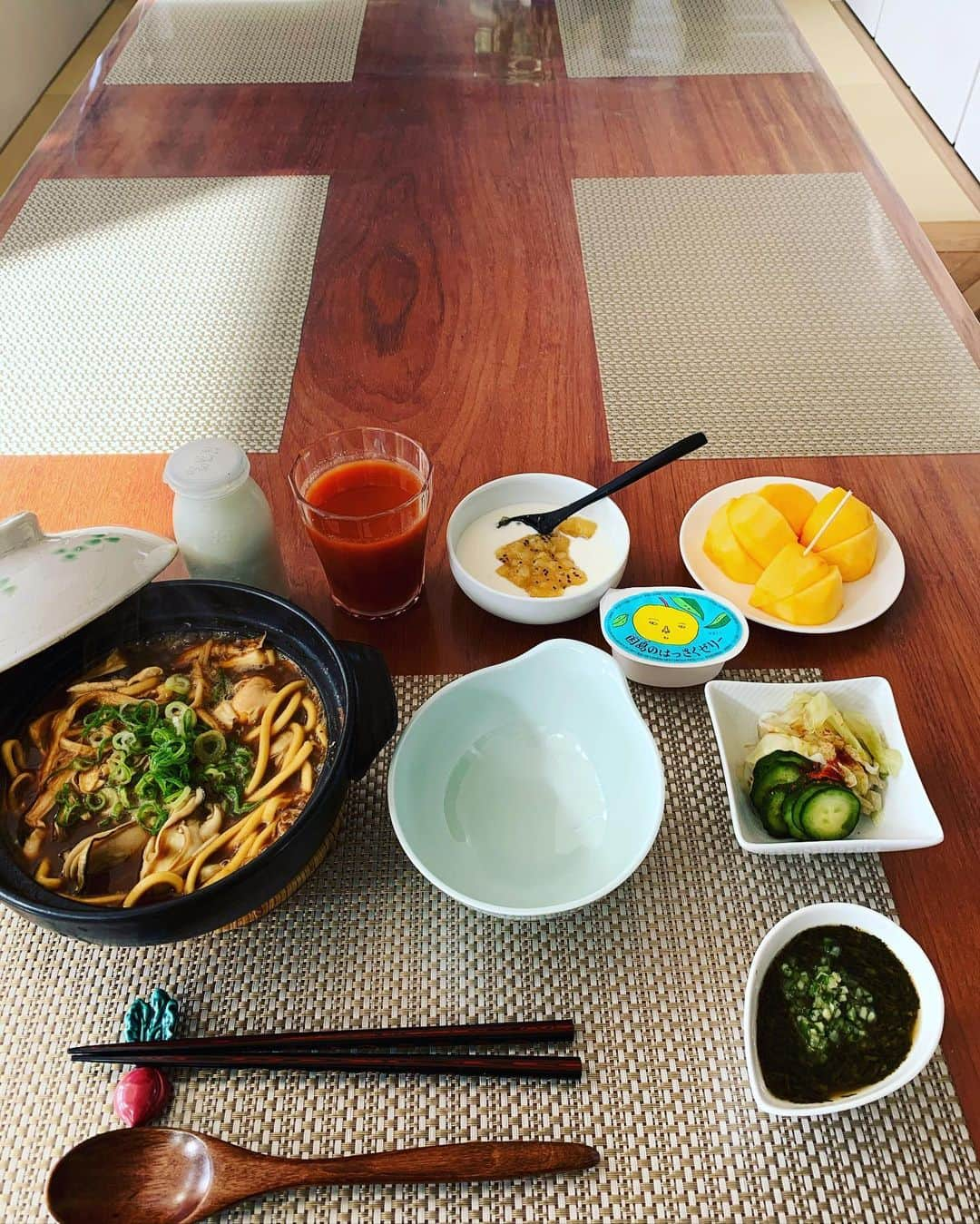 金村義明さんのインスタグラム写真 - (金村義明Instagram)「#朝食#かき松茸味噌煮込みうどん#超劇うままままままし」10月26日 9時03分 - yoshiaki_kanemura