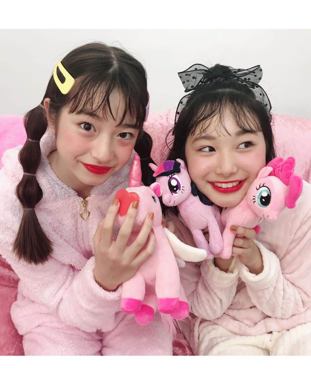 ニコ☆プチさんのインスタグラム写真 - (ニコ☆プチInstagram)「🧁🎀 リニューアルしたニコ☆プチTV、 みんな見てくれた⁇🥳 昨日アップされた最新の動画では アキ、アヤナ、アヤメ、ミサキが パジャマパーティーをしてるよん🍓❤︎ . . 第1回目は映えスイーツ選手権‼︎ 女子会はまだまだ続く……😏💓 . . #入江美沙希  #近藤藍月  #葛西杏也菜  #川合菖蒲  #映え #とは  #ふわもこなあやあや  #相も変わらずくまさん愛 #相も変わらずの物ボケ愛」10月26日 9時22分 - nicopuchi_official
