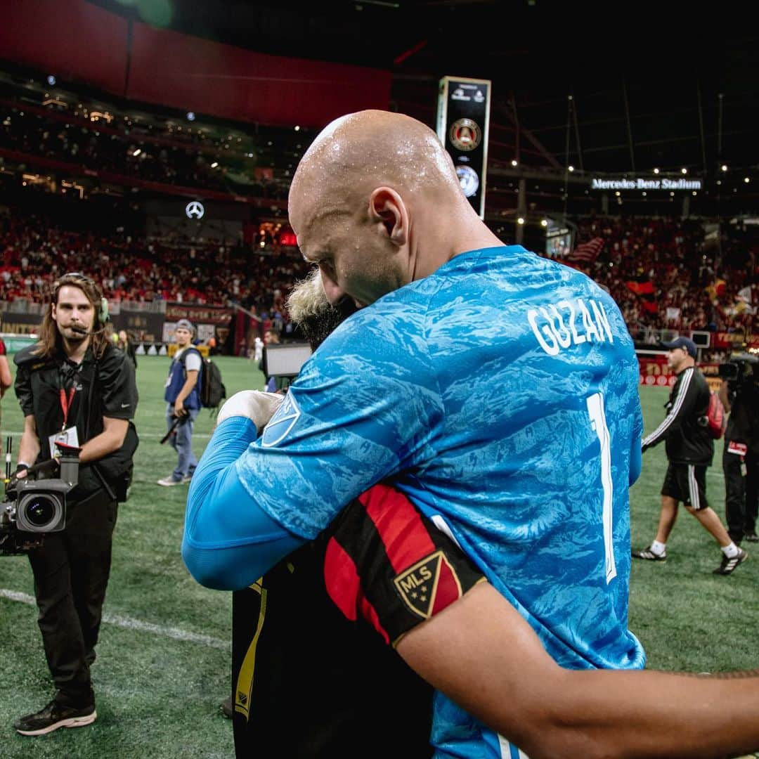 ブラッド・グザンさんのインスタグラム写真 - (ブラッド・グザンInstagram)「Let’s gooo!!!! We keep going!!! @atlutd」10月26日 9時39分 - bguzan