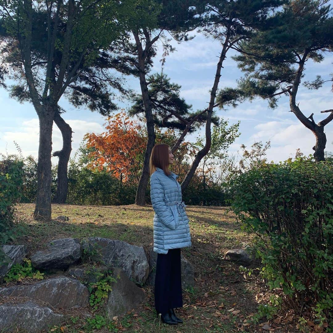 ユン・セアさんのインスタグラム写真 - (ユン・セアInstagram)「😈 날씨넘좋네요..하늘도예쁘구..바람이쌀캉하니따숩게입으세요 👿」10月26日 9時40分 - loveyoonsea