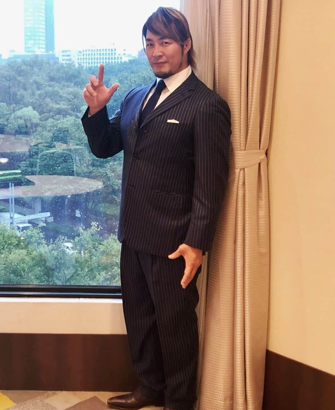 棚橋弘至さんのインスタグラム写真 - (棚橋弘至Instagram)「#おやすみなさい 🛌 #suits #ブシロード #株主総会」10月26日 0時58分 - hiroshi_tanahashi