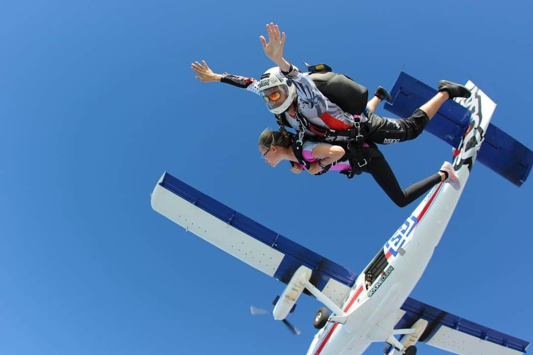 ナターシャ・ポーリーさんのインスタグラム写真 - (ナターシャ・ポーリーInstagram)「I Swear, This Is My Happy Face 😅🙈 Best Experience #SkyDiving」10月26日 1時39分 - natashapoly