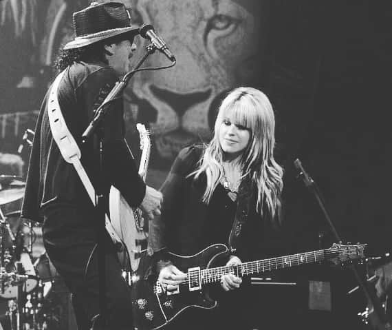 オリアンティさんのインスタグラム写真 - (オリアンティInstagram)「#tbf jamming with legend and friend @carlossantana in Vegas 2013 @prsguitars... @cindyblackmansantana miss u guys !!!」10月26日 1時53分 - iamorianthi