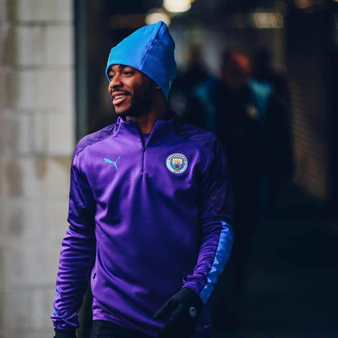 マンチェスター・シティFCさんのインスタグラム写真 - (マンチェスター・シティFCInstagram)「Hi it’s winter 🥶 ⁣ ⁣ ⁣ ⁣ ⁣ #mancity」10月26日 2時10分 - mancity