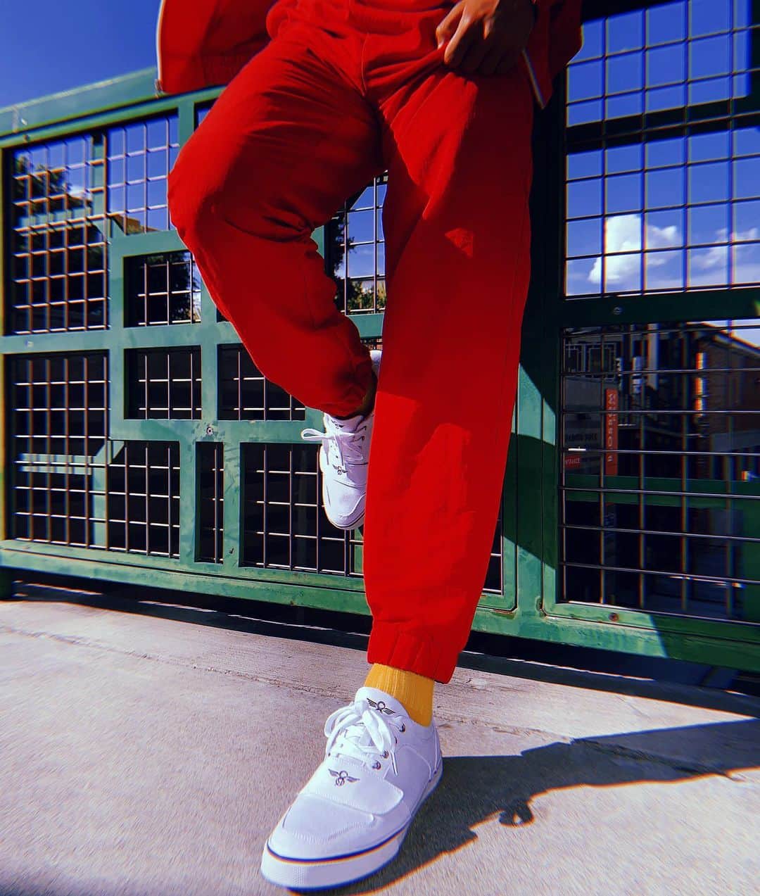 のインスタグラム：「For those of you who asked how to cop the NEW canvas #Cesarios exclusive to Macy’s/Finishline.... Click the link in our bio...😎 . . .  #Shoes #Fashion #Sneakers #Clothes #Fashionable #Style #InstaStyle」