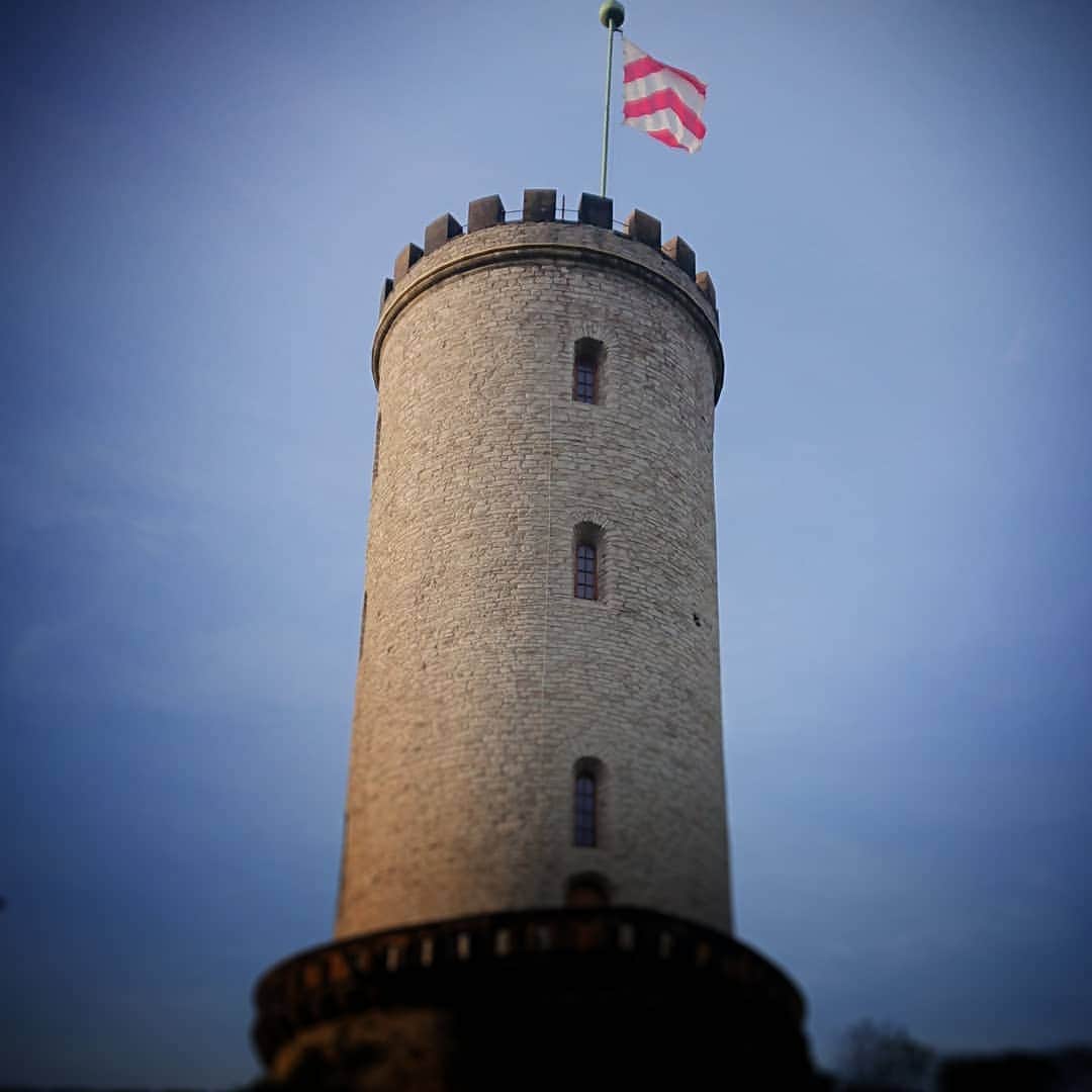 石黒浩のインスタグラム：「The tower」