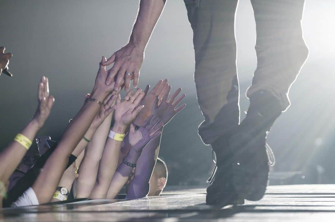 backstreetboysさんのインスタグラム写真 - (backstreetboysInstagram)「Thanks for the warm welcome Bangkok! Was an amazing night 🖤 #BSBTHA 🇹🇭」10月26日 2時55分 - backstreetboys