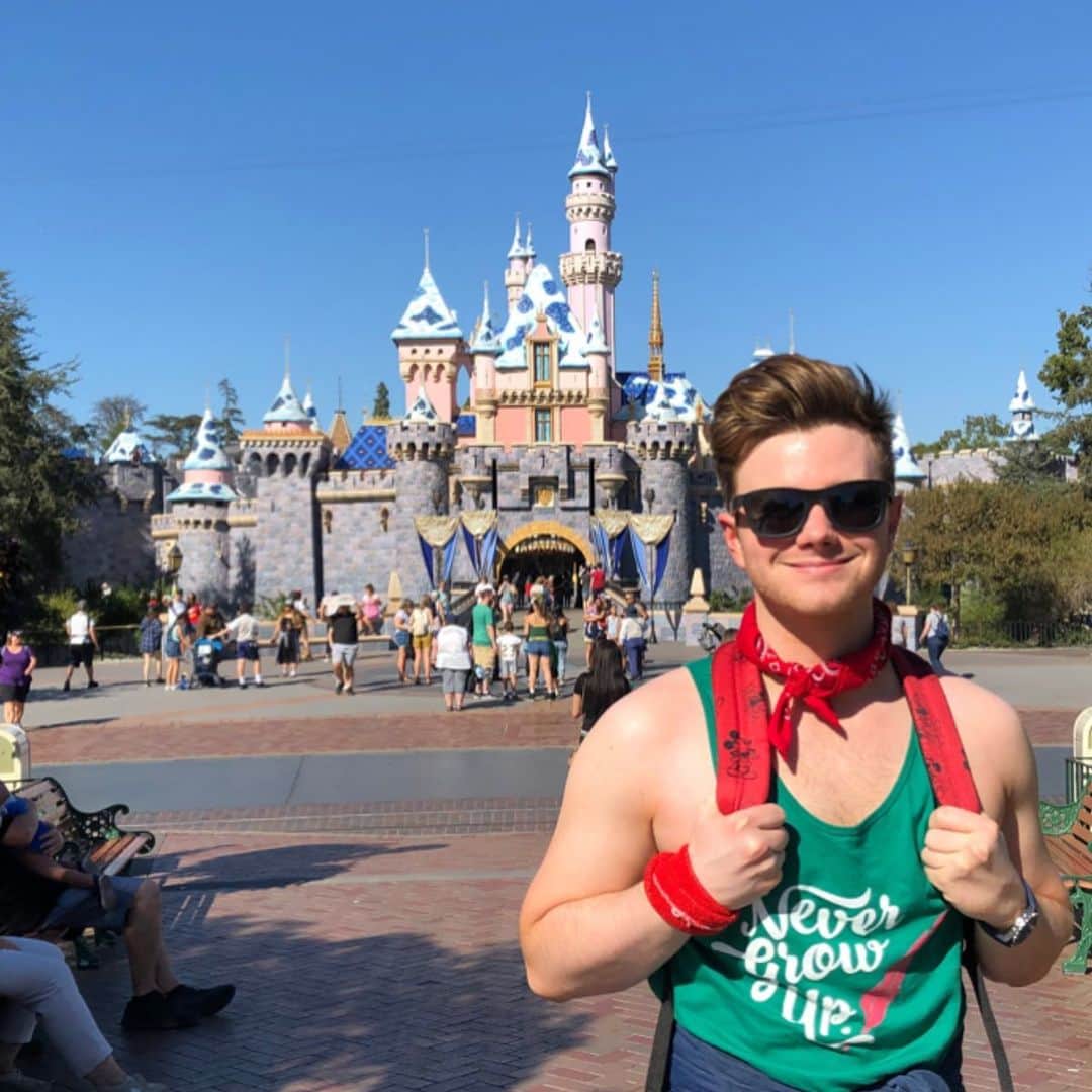 クリス・コルファーさんのインスタグラム写真 - (クリス・コルファーInstagram)「Happiest boy on Earth. Thanks again, @Disneyland! See you soon!」10月26日 3時16分 - chriscolfer