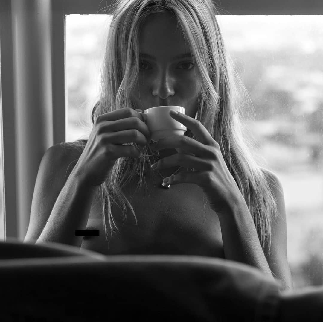 マヤ・ステッパーさんのインスタグラム写真 - (マヤ・ステッパーInstagram)「If you like your coffee hot, can I be your coffee cup @mikkelgjensen」10月26日 3時24分 - mayastepper