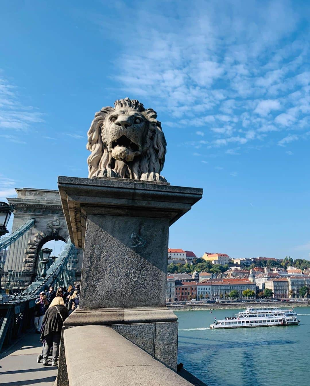 岩上愛美さんのインスタグラム写真 - (岩上愛美Instagram)「【Budapest/Hungary🇭🇺】 2019/10/8.9 ブダペストで医学生として頑張ってる日本人の友達に会いに🤝すごいな〜  市内観光😚  #budapest #hungary #europe #trip #ブダペスト #ハンガリー #ヨーロッパ #ヨーロッパ周遊 #一人旅 #女子旅」10月26日 4時02分 - amiiwakami