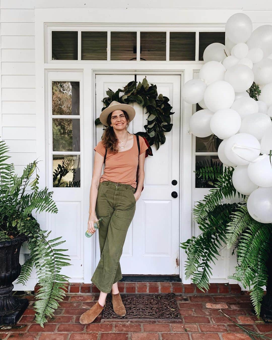 Cubby Grahamのインスタグラム：「Loved getting to celebrate this birthday girl last weekend in her hometown. Words can’t even begin to hold the weight of the love we have for you. We are so lucky to have your beautiful soul in our lives and better because of it. Happy birthday, my sweet friend 💚」