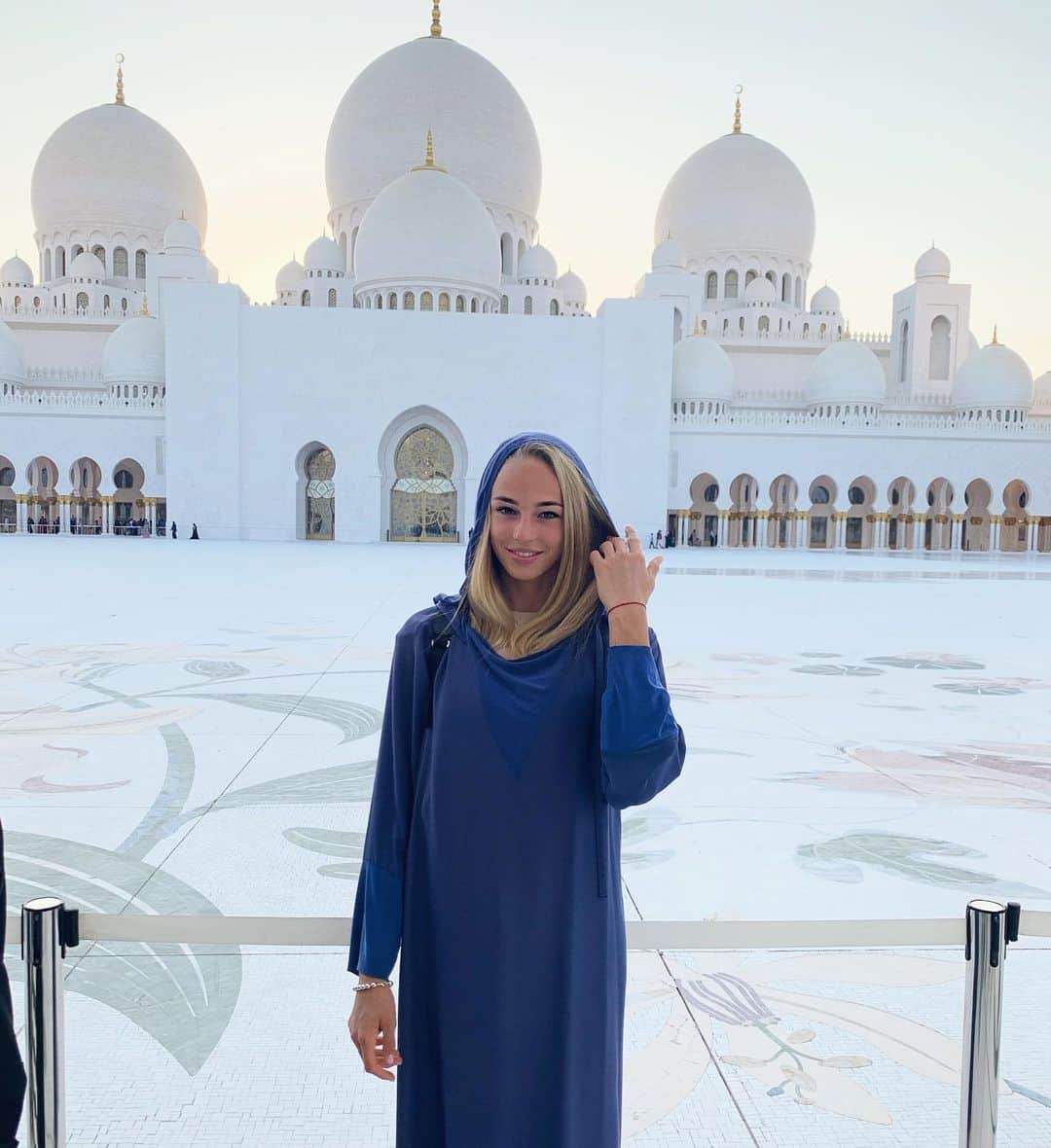 ダリア・ビロディドさんのインスタグラム写真 - (ダリア・ビロディドInstagram)「The Sheikh Zayed Mosque in Abu Dhabi🇦🇪」10月26日 5時02分 - dariabilodid7