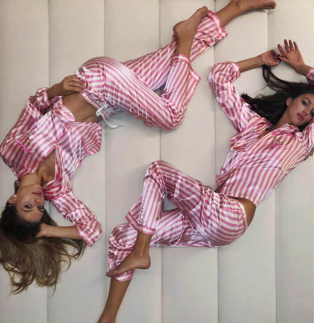 ヴァレリー・カウフマンのインスタグラム：「Sweet dreams or a beautiful nightmare 💗」