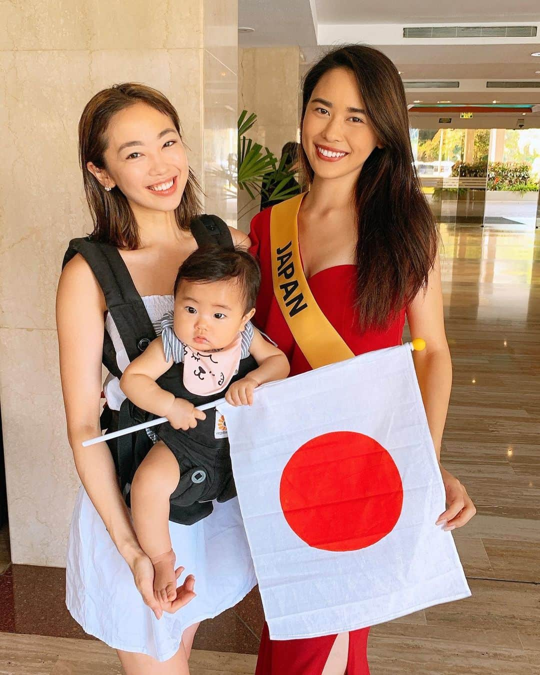 吉井絵梨子さんのインスタグラム写真 - (吉井絵梨子Instagram)「Miss Grand International 2019 Fainal will start in 2hours!! いよいよ！ 世界大会ファイナル開始まで、まであと2時間となりました。 どきどき🥺 Facebookで生配信されるので、是非見てくださいね！  #missgrandinternational#missgrandinternational2019 #missgrandjapan2019 #model #top3beautypageantoftheworld #adelineminatoya #vogue #missgrandjapan  #mgi #missgrand#model #mgj #mgj2019 #bestofmiss #family #harukaoda #erikoyoshii  #missjapan  #ベストオブミス #ミスグランドジャパン #ミスグランド #ミスグランドインターナショナル #ミスグランドジャパン2019 #美人  #美容  #ベストオブミス #湊谷亜斗林  #吉井絵梨子」10月26日 6時08分 - supermamaeriko