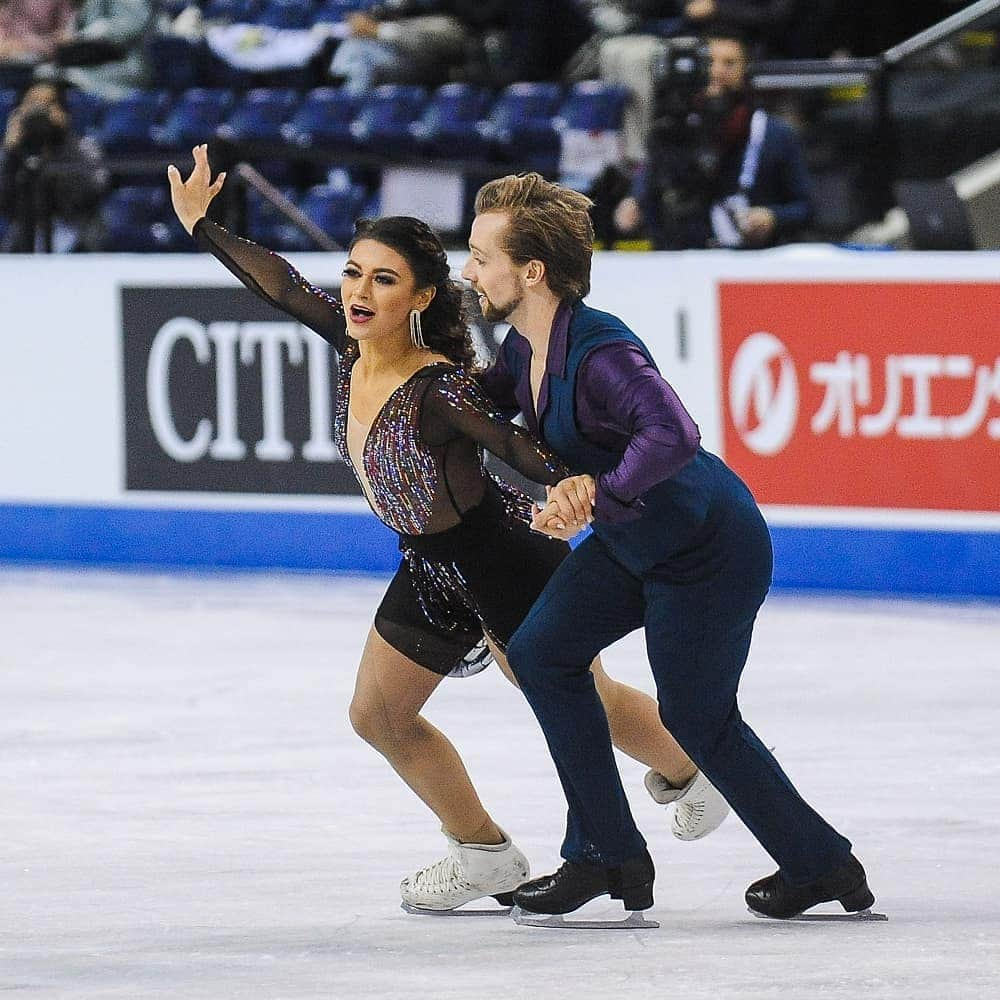 ISUグランプリシリーズさんのインスタグラム写真 - (ISUグランプリシリーズInstagram)「Madison Hubbell / Zach Donohue 🇺🇸 continue their strong performance by taking the lead after the Rhythm Dance, followed by Piper Gilles / Paul Poirier and Kaitlin Hawayek / Jean-Luc Baker --- #GPFigure #FigureSkating」10月26日 6時21分 - isufigureskating_x