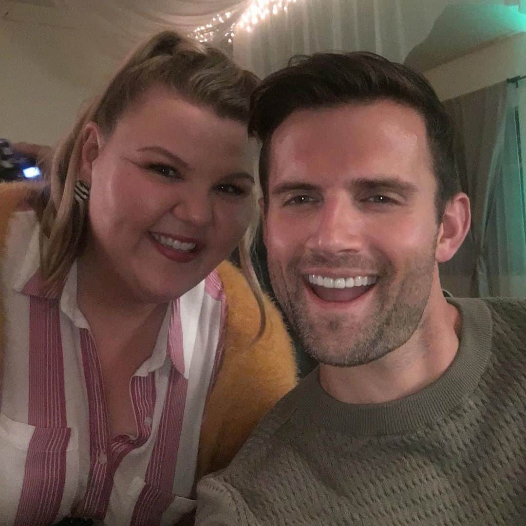 のインスタグラム：「Tonight is the night! A Merry Christmas Match premieres on the Hallmark channel! Such an honor to be kicking off the holiday season. I love these guys and gals so much. I hope y’all have as much fun watching it as we had making it! 🎄🎁🎄 @hallmarkmovie @ninthhousefilms #AMerryChristmasMatch」