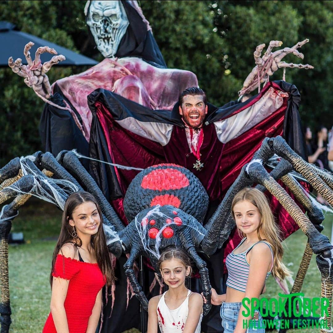 Indi Woollardさんのインスタグラム写真 - (Indi WoollardInstagram)「Spooktober 👻👻@lunaparkmelb “Tame by day. Terrifying by night!” 8 nights and 4 days ONLY Buy your tickets now https://tickets.halloween.melbourne  @spooktober_melbourne #lunaparkmelbourne #spooktober #lunadark #halloween #justforfun #unitingtoterrify #SPLD #melbournehalloween #indiawoollard #woollard」10月26日 8時23分 - indiawoollard