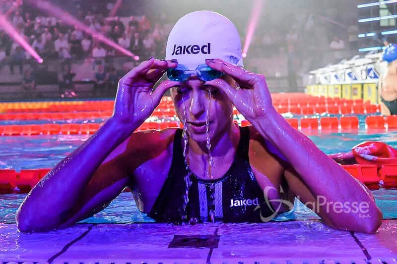 フェデリカ・ペレグリニさんのインスタグラム写真 - (フェデリカ・ペレグリニInstagram)「Quella che scende dagli occhialini non è acqua ma lacrime di dolore 🤪🤪...😂😂😂😂 .... prima settimana di 3 finita!!! Ora un giorno e mezzo di recupero/shopping sfrenato e  da lunedì mattina si riprende💆🏼‍♀️💆🏼‍♀️.... tutto nella norma ☺️☺️ #altitudetraining 🌄 #jaked team #morethenskin #ad」10月26日 18時29分 - kikkafede88