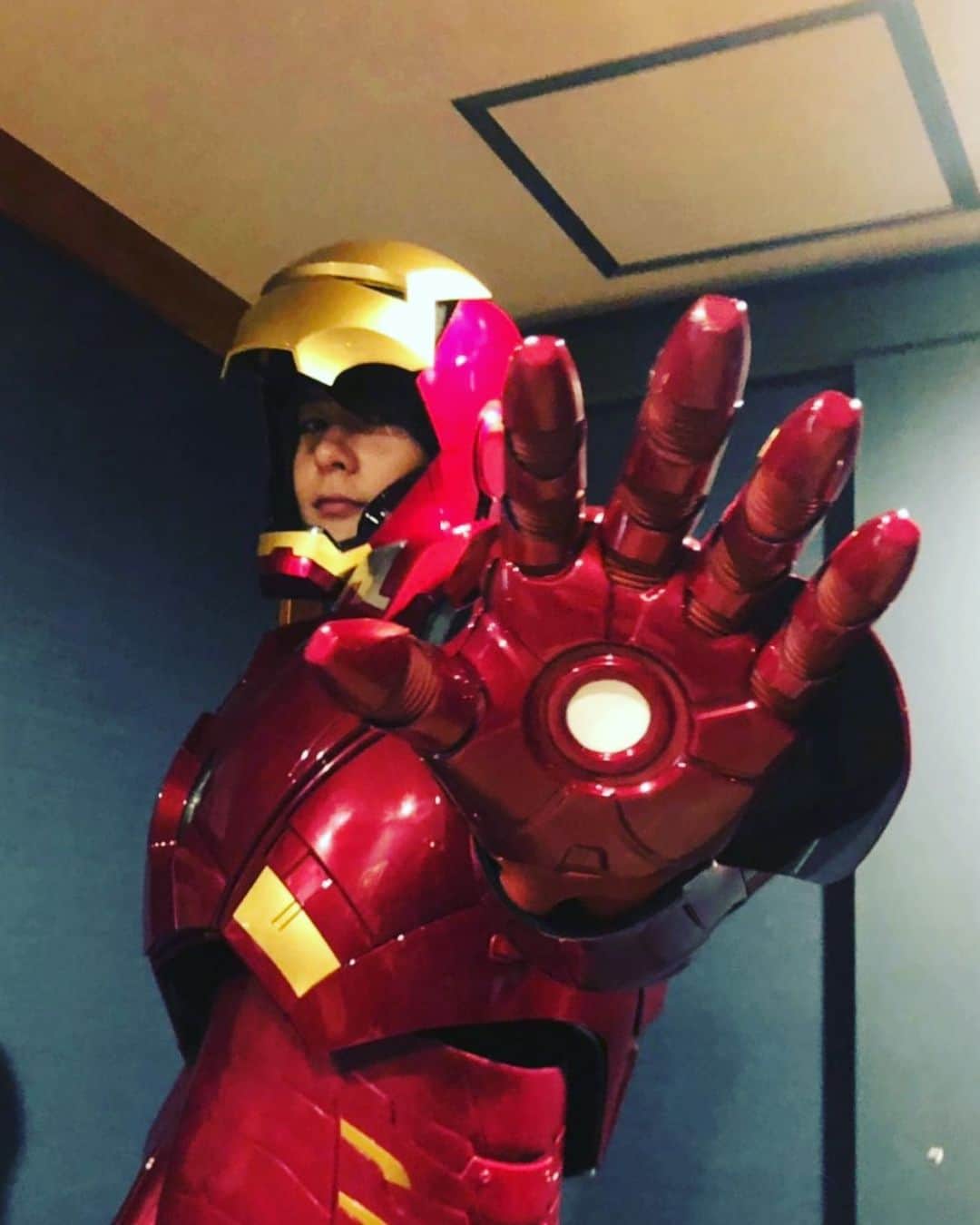 犬飼貴丈さんのインスタグラム写真 - (犬飼貴丈Instagram)「I am Ironman. #ironman#アイアンマン#ハロウィン#tonystark #loveyou3000#avengers#アークリアクター付けてる人と繋がりたい#madcs#装着するのに30分かかった」10月26日 18時32分 - atsuhiro.inukai_official