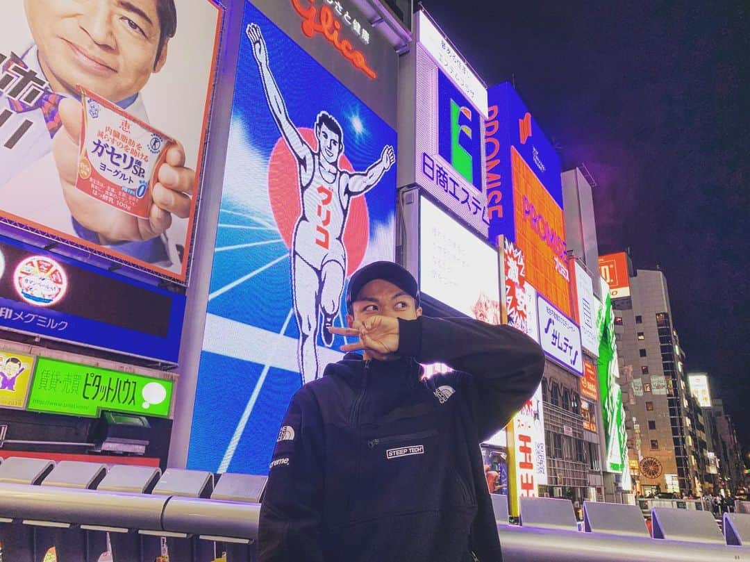 のインスタグラム：「大阪✌️ #supreme  #supremenorthface  #levis」