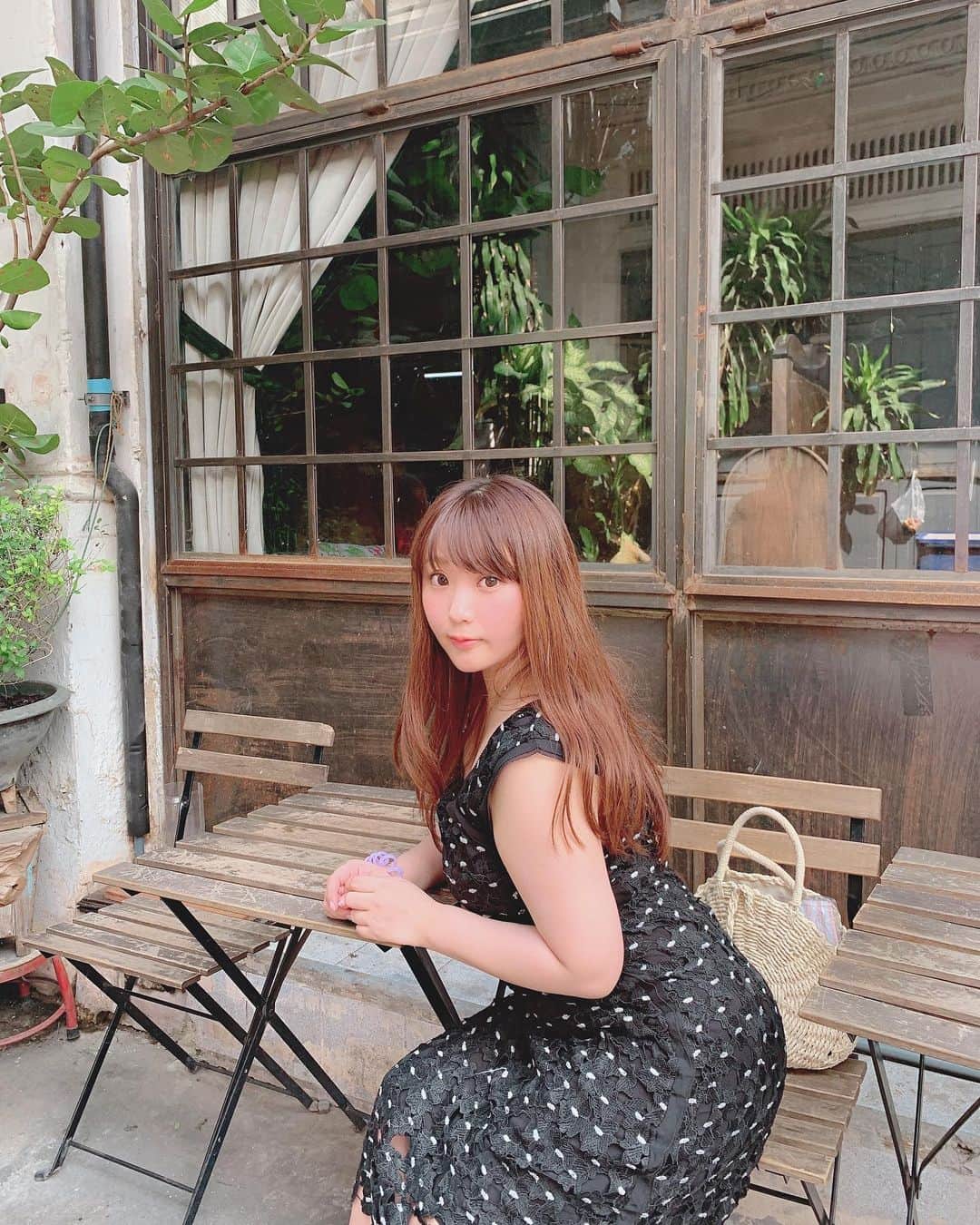 星野めいさんのインスタグラム写真 - (星野めいInstagram)「タイのカフェ♡♡♡ たまには洋服着てる写真も👗」10月26日 18時58分 - pometaaan