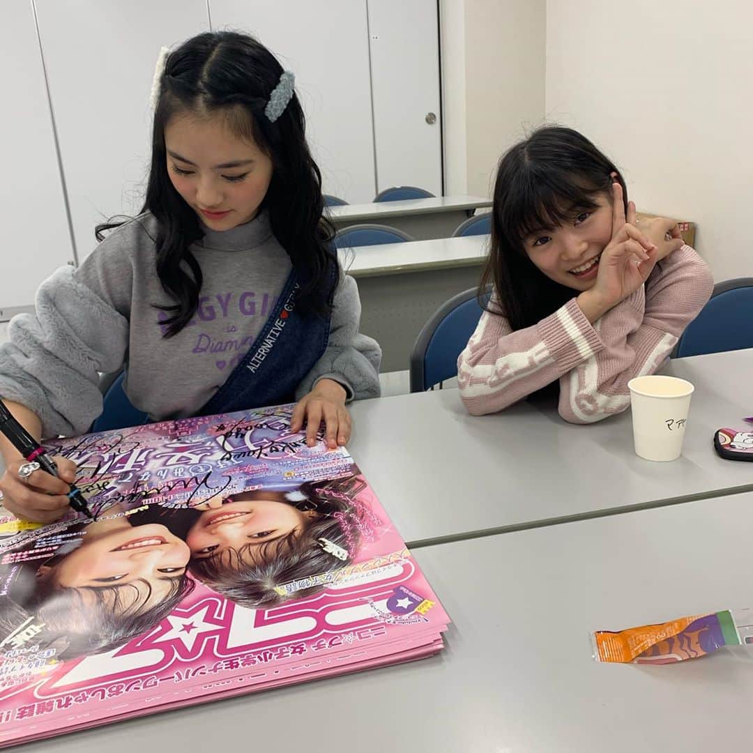 ニコ☆プチのインスタグラム：「今日はアルジーのイベント🎶 ルキ、マアヤ、ミサキが、滋賀県・イオンモール草津に来たよ🍁  第一部　11時半 第二部　14時半 みんな、遊びにきてねー‼️ アルジーのインスタもチェック🥳 @algy_official . . #入江美沙希  #関谷瑠紀  #丸山真亜弥」