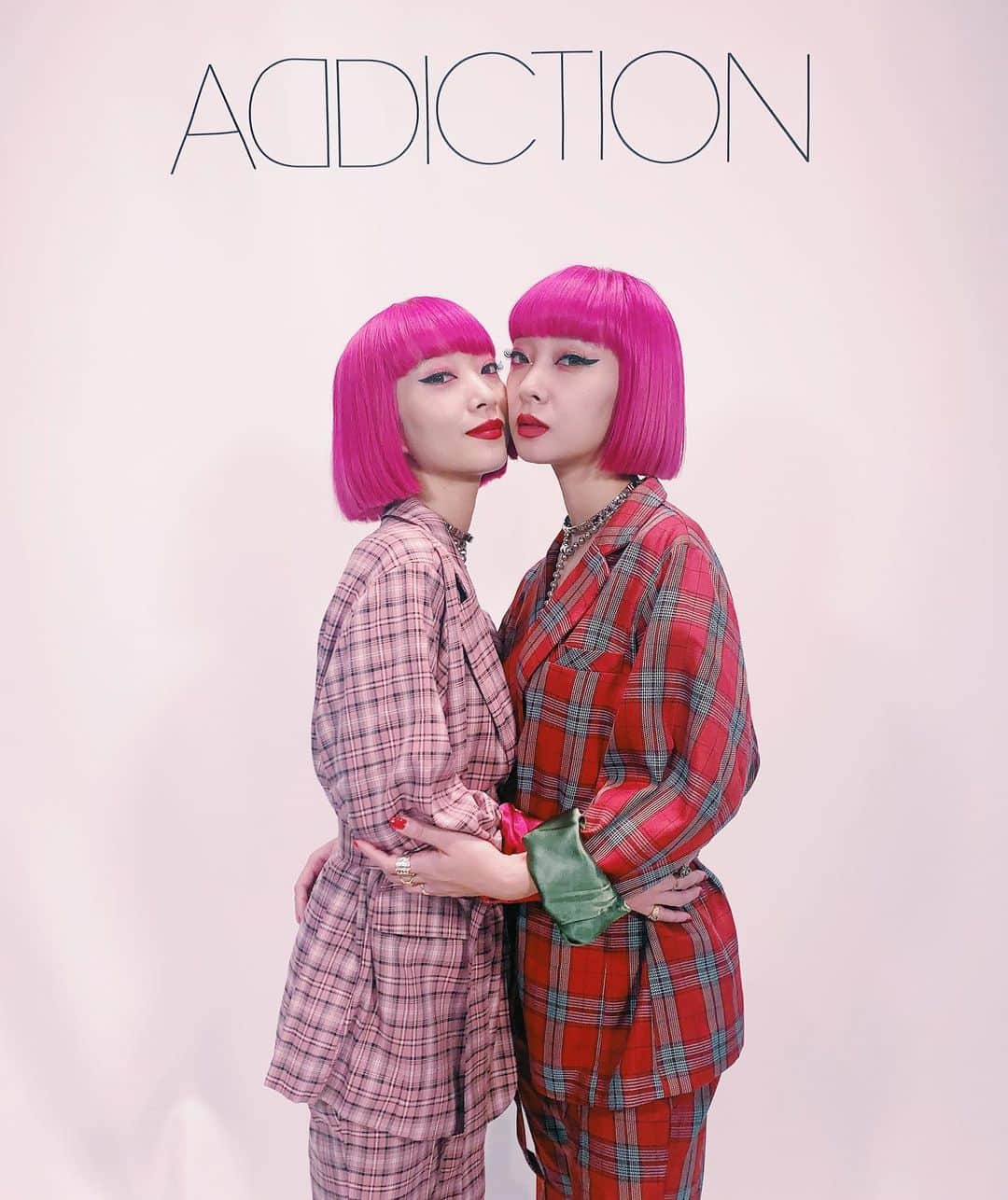 AYAさんのインスタグラム写真 - (AYAInstagram)「ADDICTION 🖤 新しいcollectionを見に行ってきました。🌹 #ADDICTIONBEAUTY #ADDICTION_HOLICOLOR #アディクション #invited  @addictionbeauty_official」10月26日 10時31分 - ayaxxamiaya