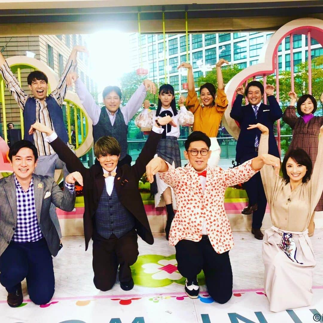 Saschaさんのインスタグラム写真 - (SaschaInstagram)「#ズムサタ 今週はついに #神尾晋一郎 さんにお会いできました！低音効きまくりのウーファーいらずのイケボ！生ナレーションもカッコ良かった！そして佐藤真知子アナに代わって #市來玲奈 アナがニュースを担当してくださいました！お城はやっぱりいいですね！郡上八幡城行ってみたい！！」10月26日 11時01分 - sascha348