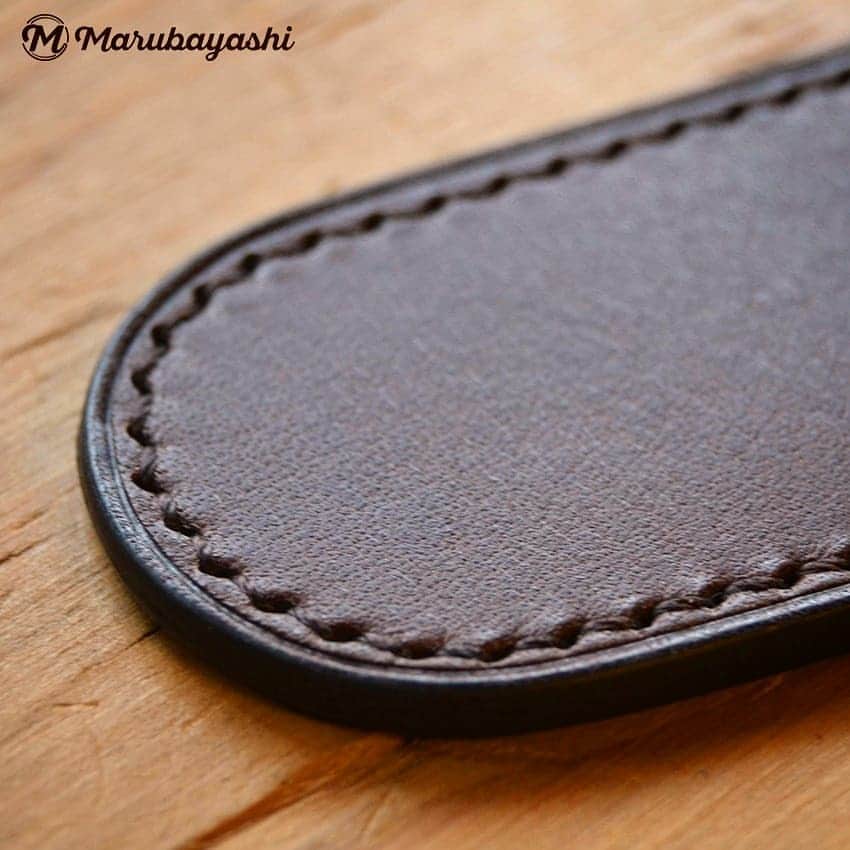 MARUBAYASHIさんのインスタグラム写真 - (MARUBAYASHIInstagram)「* 糸切りばさみケース  愛着のある糸切りばさみ。 ケースに入れると落ち着いて見えます。  #革 #レザー #leather #糸切りばさみ #糸切りばさみケース #レザークラフト #leathercraft #leatherworks #革好き #loveleather #leatherdesign」10月26日 11時22分 - takahiro_marubayashi