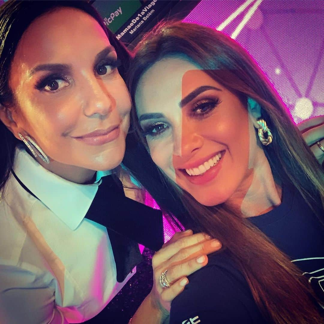 Nicole Bahlsさんのインスタグラム写真 - (Nicole BahlsInstagram)「Rainha amoooo @ivetesangalo que delicia estar perto dela .. vamos continuar ajudando @aacdoficial @teletonoficial #precisodevc #teletonaacd」10月26日 11時59分 - nicolebahls